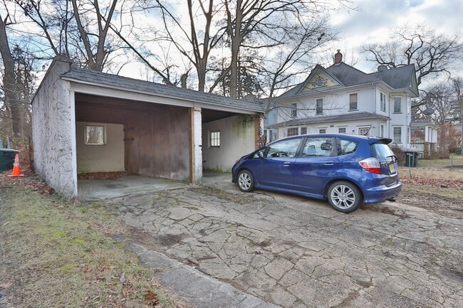 Photo - 503 S Broadway