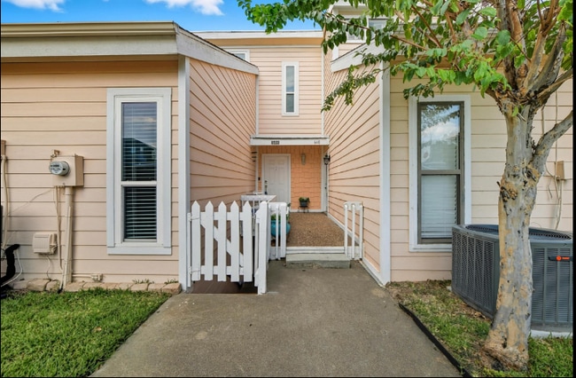 Photo - 644 Harbor Dr
