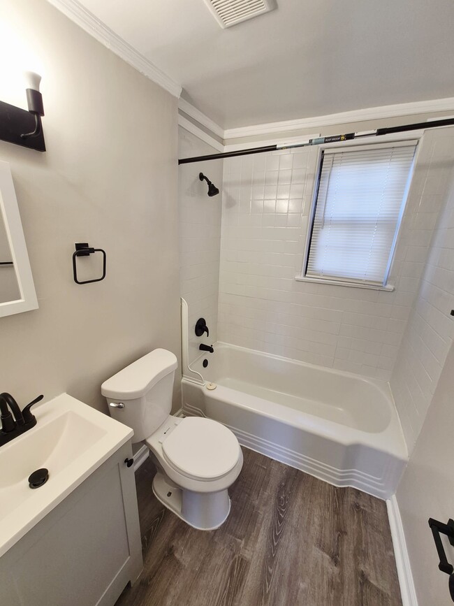 Photo - 3243 Floyd Walk