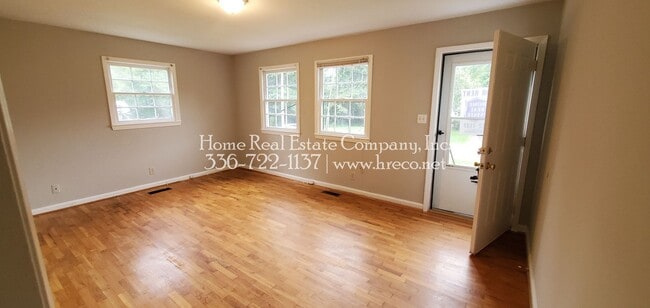 Photo - 2835 Quincy Dr