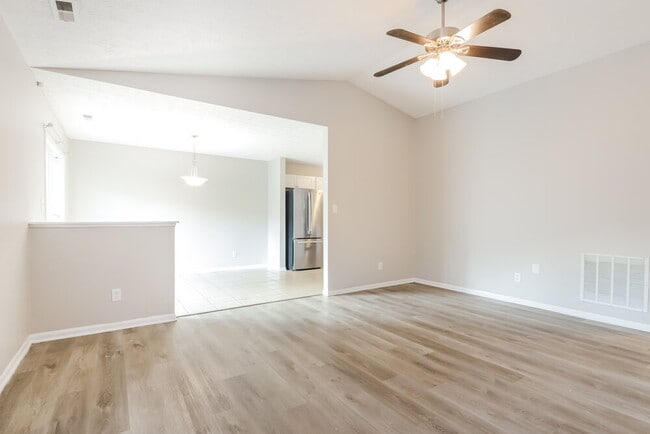 Photo - 140 Park Pl Blvd