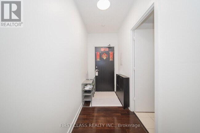 Photo - 33 Charles St E Unit 1409