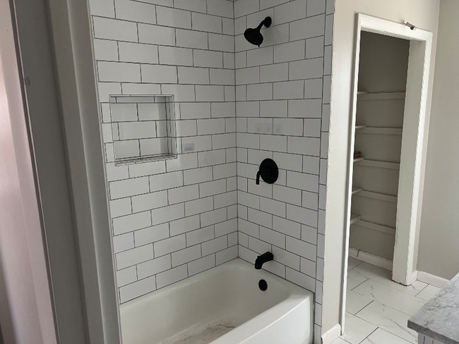 Photo - 524 Eastway Ave