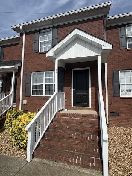 Building Photo - 812 Sevier St