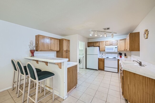 Photo - Fully Furnished 2 Bed/2 Bath Condo in Nort...