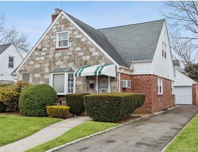 Building Photo - 49 Devonshire Dr