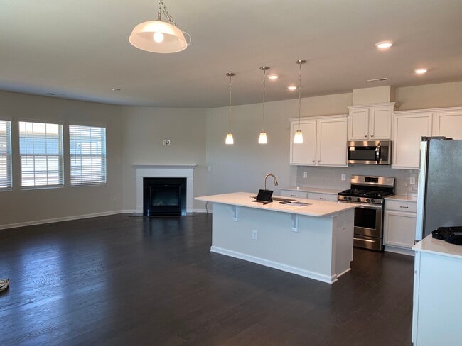 Building Photo - 11122 Westbranch Pkwy