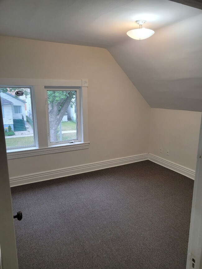 Photo - 1147 Ingersoll St