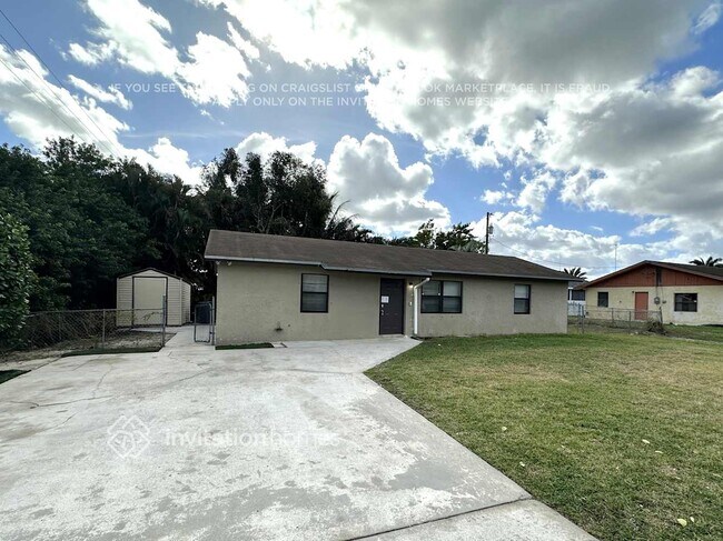 Building Photo - 9014 Fashion Pl