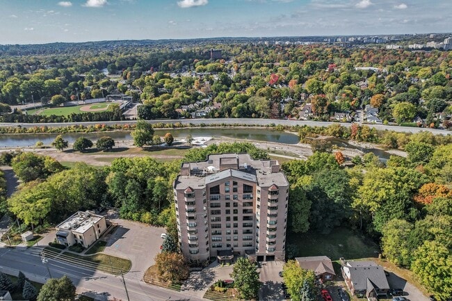 Photo - 549 Ridout St N Unit 604