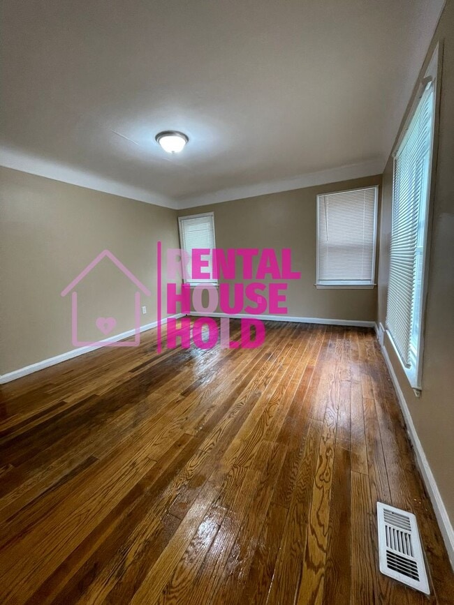 Photo - Security Deposit Slashed just $500~ 3 BEDR...