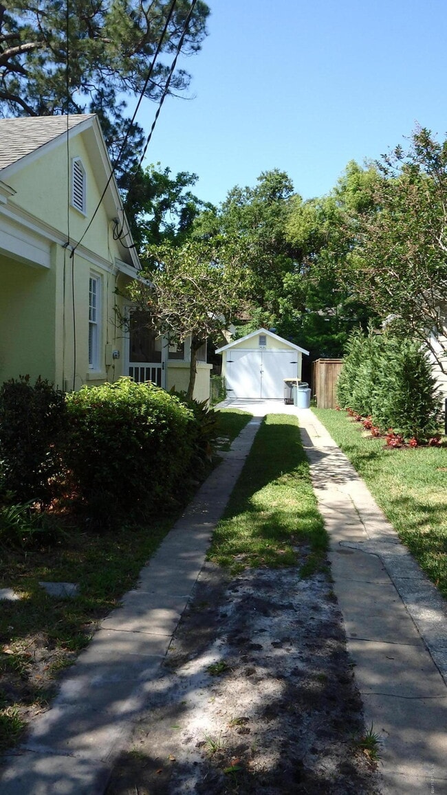 Photo - 1450 Talbot Ave