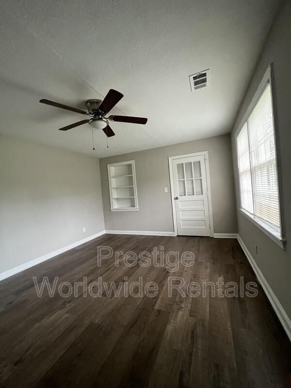 Photo - 829 Brooks Rd