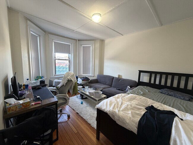 463 Commonwealth Ave
