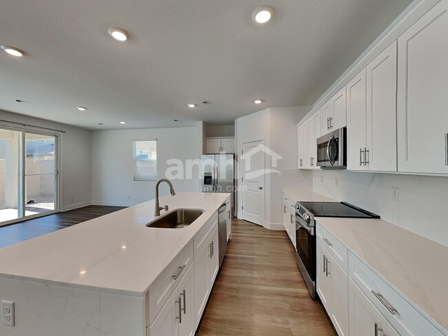 Photo - 5840 Vaes Dothrak St