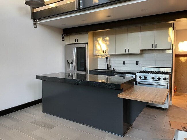 Photo - One of Kind Fremont Townhouse available now for $5450!!