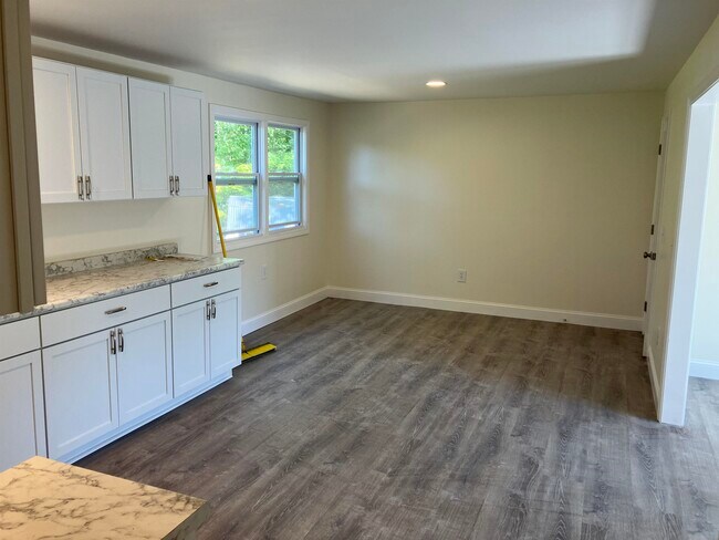 Photo - 6 Willowbrook Dr