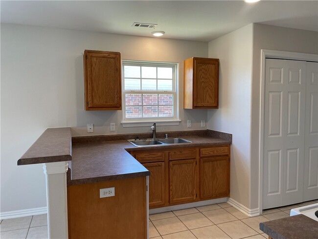 Photo - 3704 SW Moline Ave