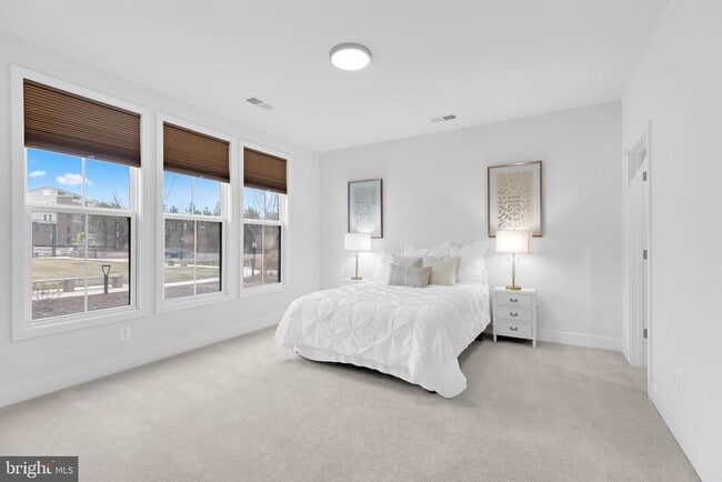 Photo - 13725 Aviation Pl