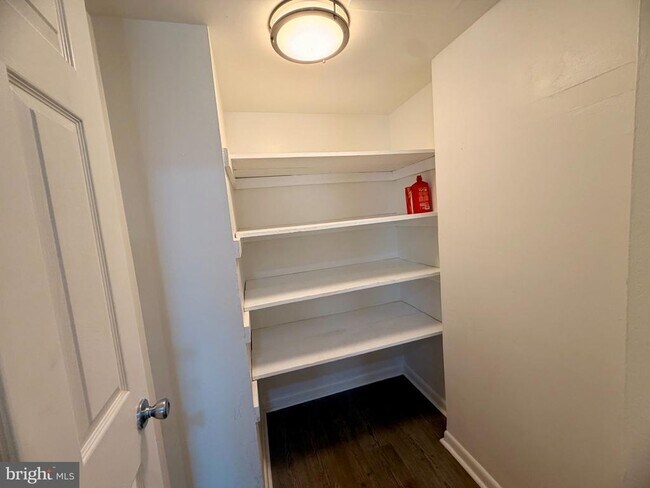 Photo - 5129 Clacton Ave