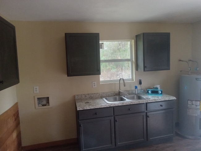 Photo - 8619 Ridge Rd