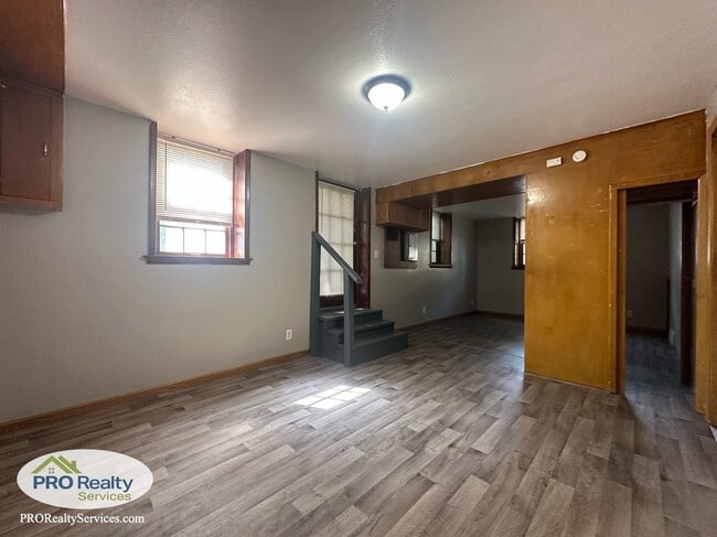 Building Photo - 480 Forest St N #1 Unit 01 Rental