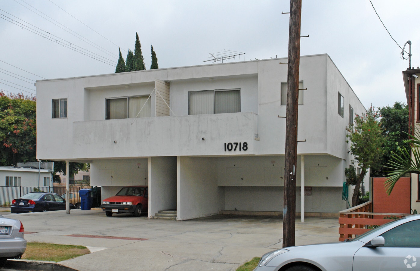 Photo - 10718 Rose Ave Apartments