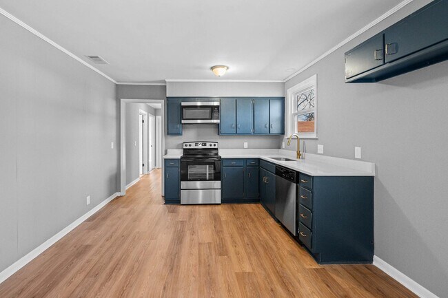 Photo - 3314 Lockwood Ct SW