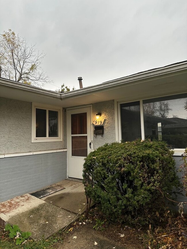 Building Photo - 919-921 Weyant Avenue Unit 919