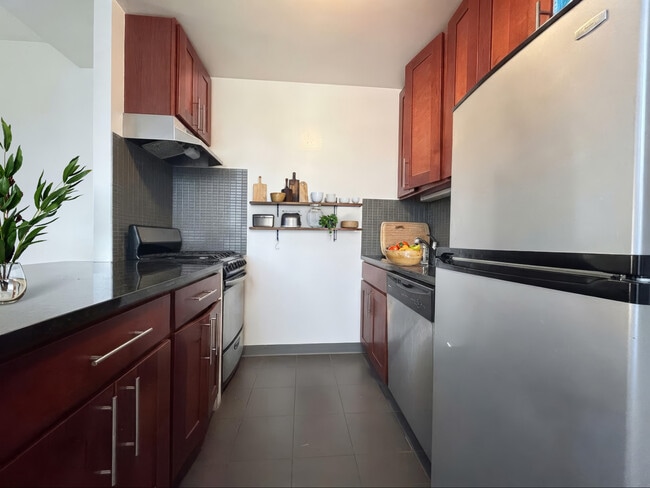 285 15th St Unit 3C