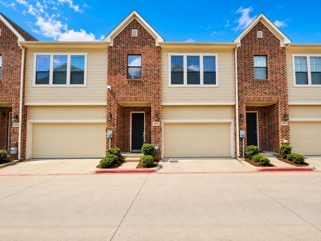 Building Photo - 6052 Portrush Dr