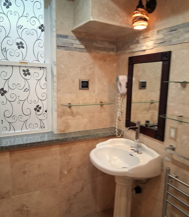 Photo - 2102 Grand Ave Unit 2