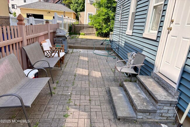 Photo - 601 4th Ave