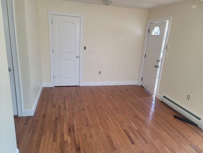 Building Photo - 51B Prospect St Unit 51 B