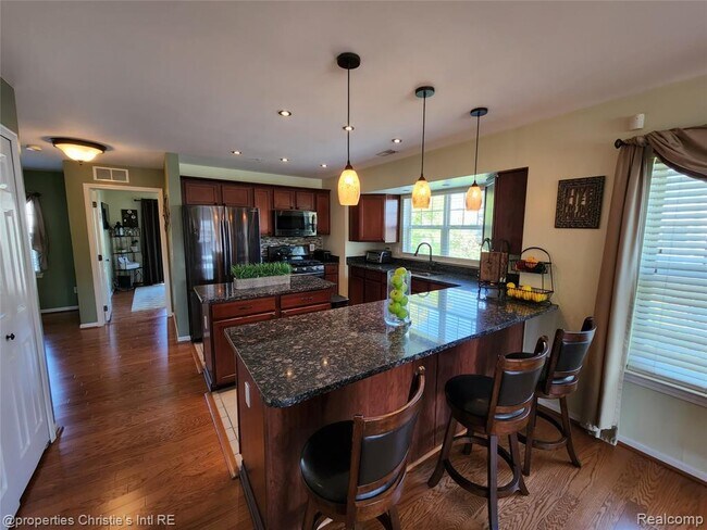 Photo - 135 Winder St