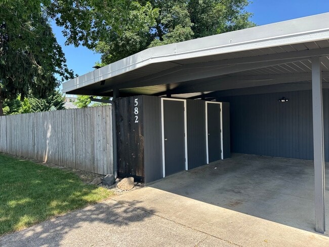 Photo - Beautifully updated 2 bedroom 1 bath duplex in a great neighborhood!
