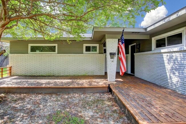 Photo - 4415 Merwin St