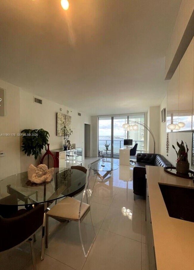 Photo - 1300 Brickell Bay Dr Unit 2405
