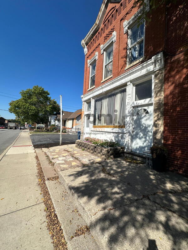 Photo - 509 E Commercial Ave Unit Apt 5