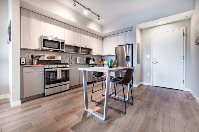 Photo - 880 Pacific St Unidad FL10-ID1039237P