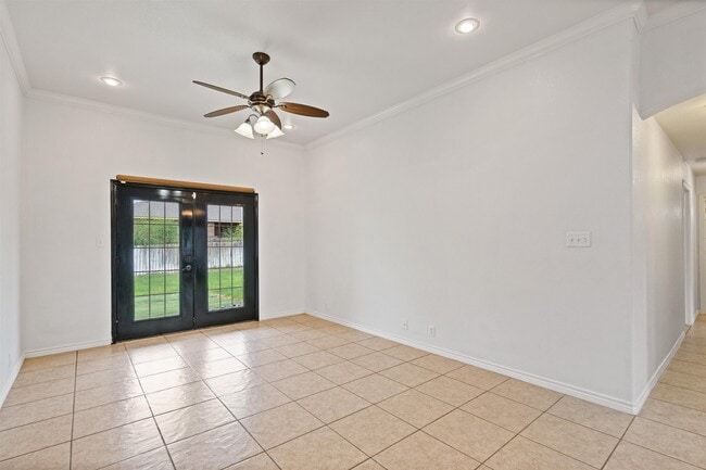 Photo - 221 Running Bear Trail