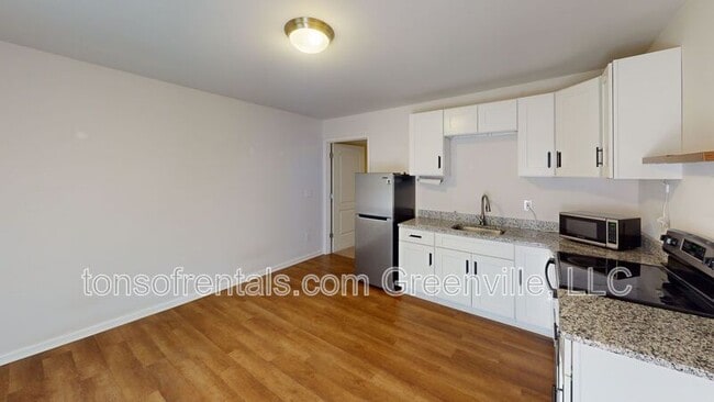 Photo - 312 Highline Trl