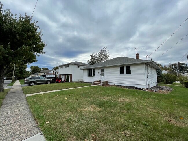 Photo - 66 Kensington Ave