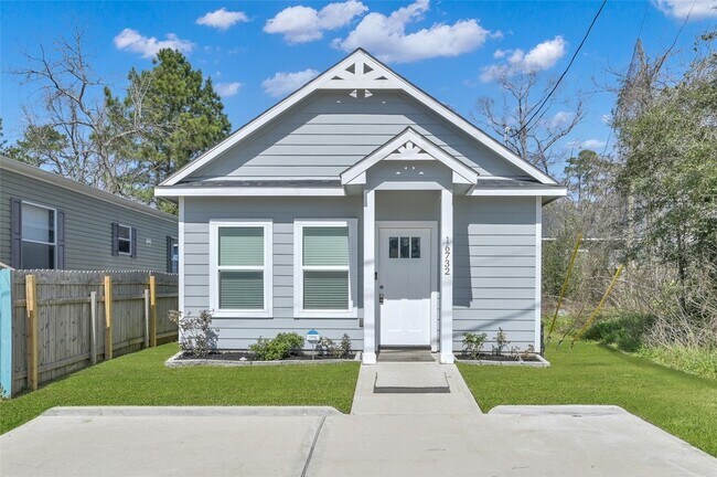 Photo - 16732 E Juneau St