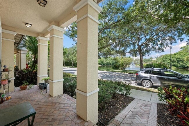 Photo - 335 E Thatch Palm Cir Unit 104