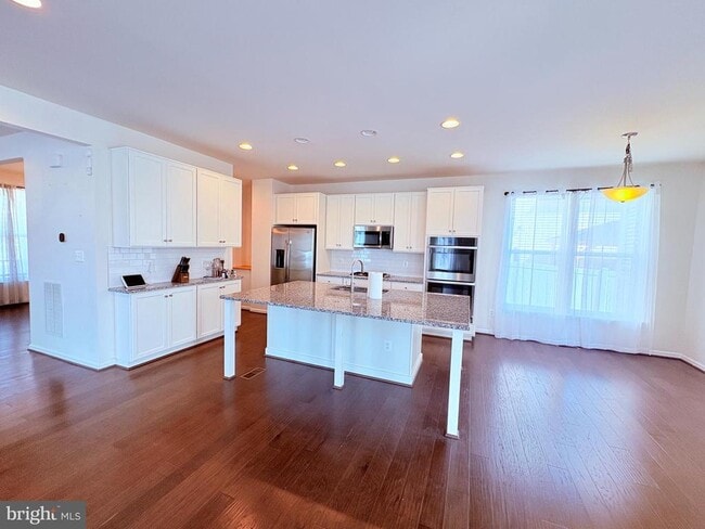 Building Photo - 1071 Coastal Ave Rental