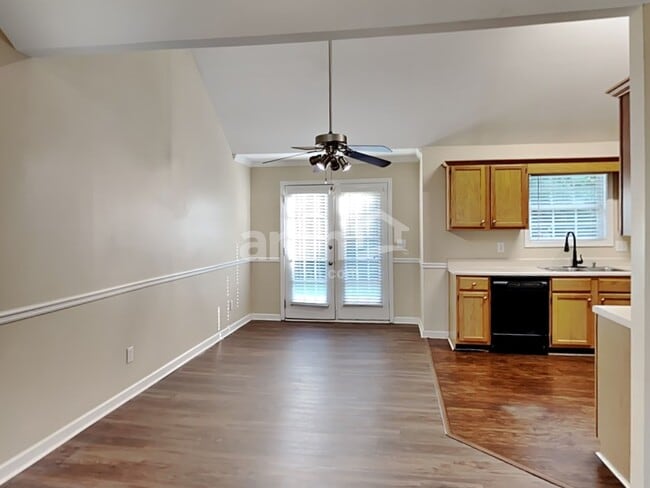 Photo - 111 Lexington Parke Dr