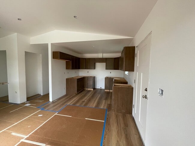 Photo - 6737 W Queen Anne Ave