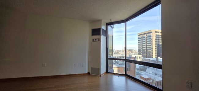 Photo - 1625 Larimer St