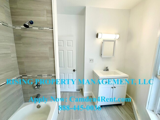 Photo - 716 Royden St Unit B